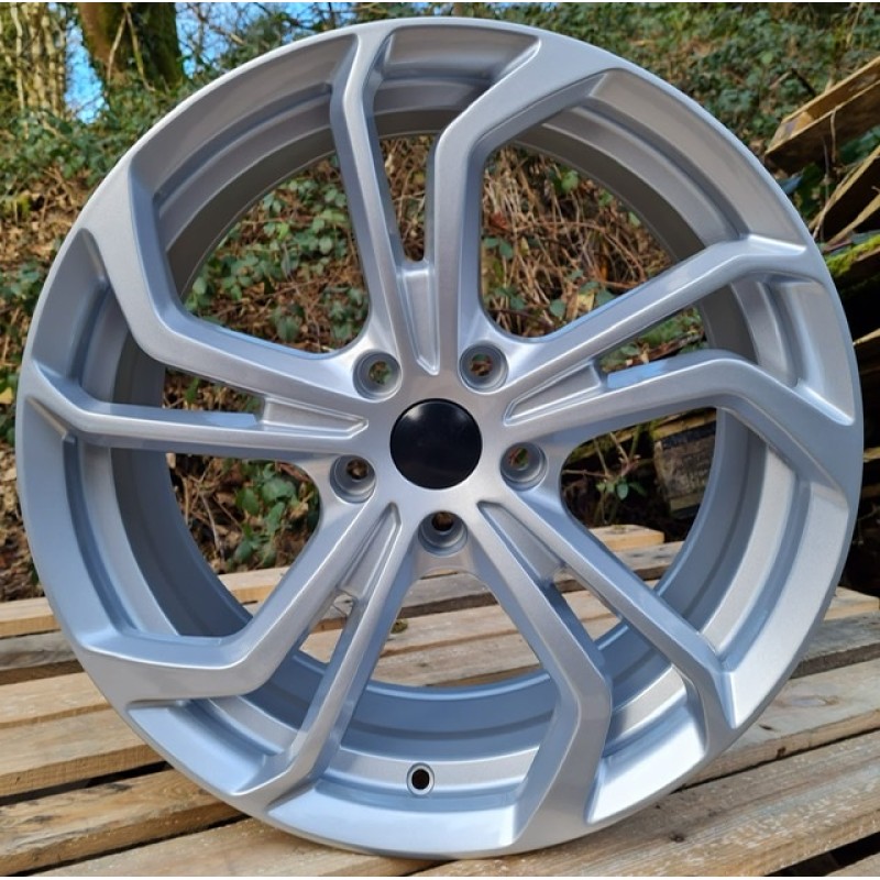  18” Gti silver  alloys & tyres package 5x112 full set of 4 suit golf caddy Jetta Passat Skoda seat etc 