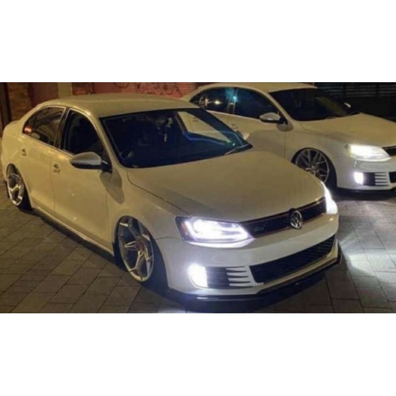 2011 - 2014 Vw jetta gli g l I front bumper complete with all grills & fogs )