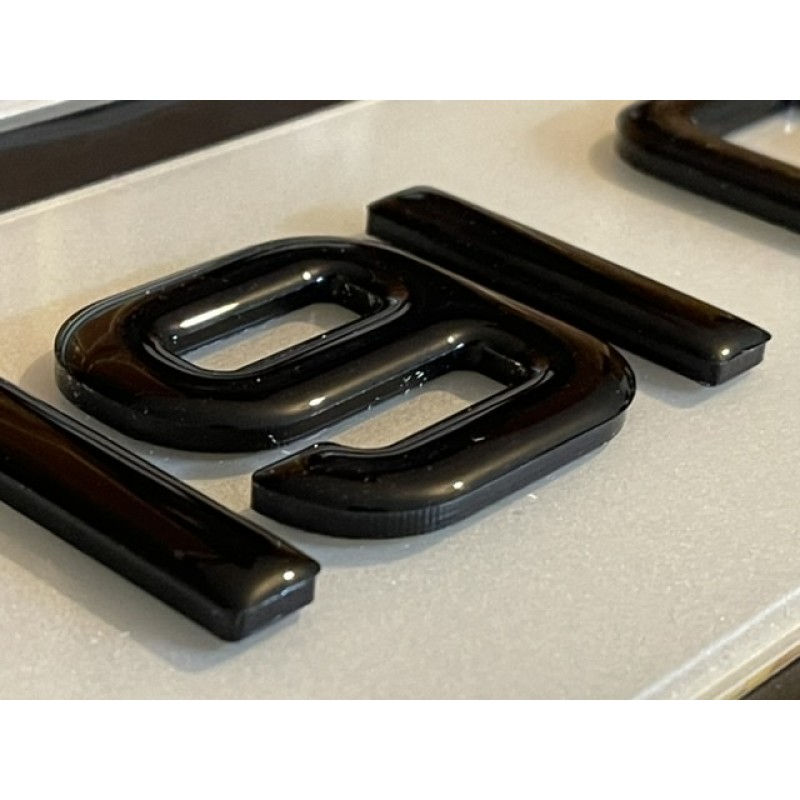 FK4d01 4D standout plates with gloss black gel tops number plates 