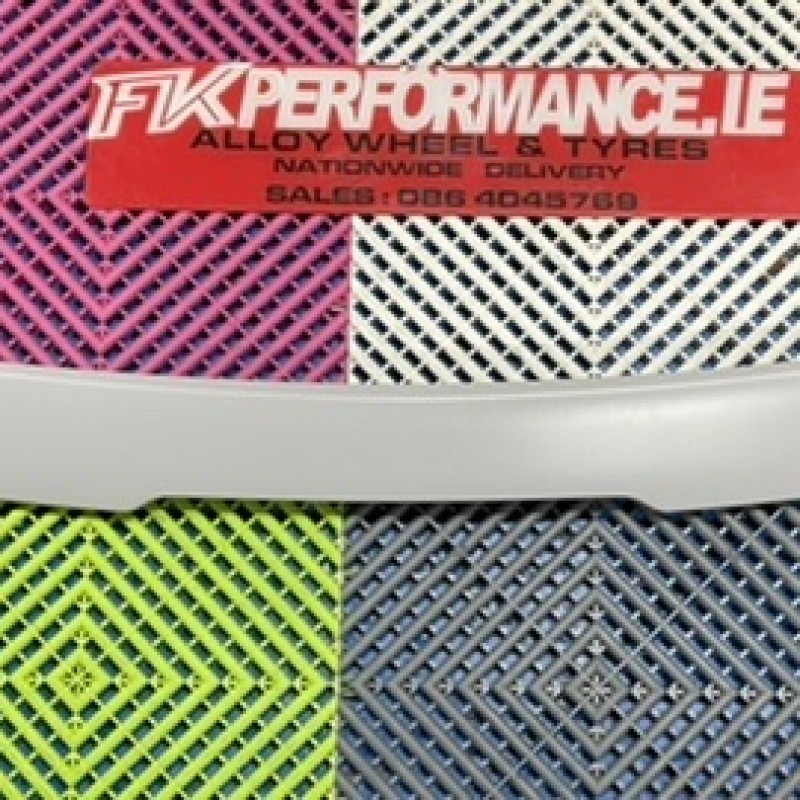 2004 - 2010 BMW 5 series e60 4dr roof window spoiler x 1 