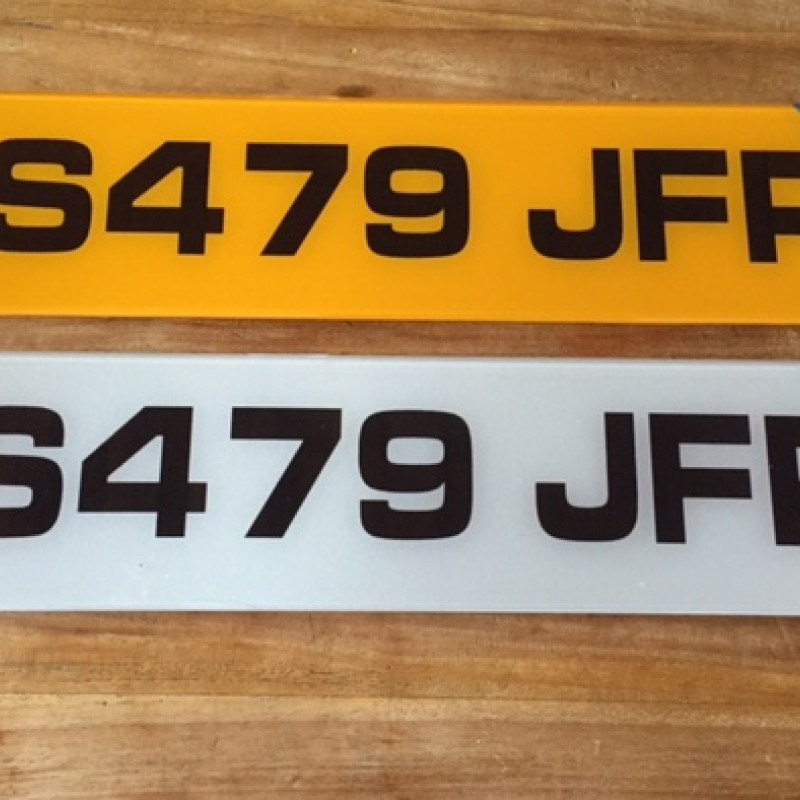 Fk038  Metro Uk plates with M logo, 1 pair