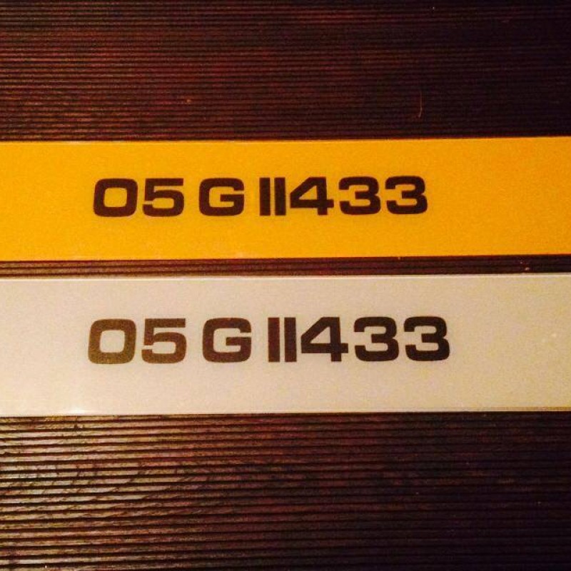 FK030 Metro 1 white 1 yellow plates 1 pair 37mm text FK030 Metro 1 white 1 yellow plates 1 pair 37mm text