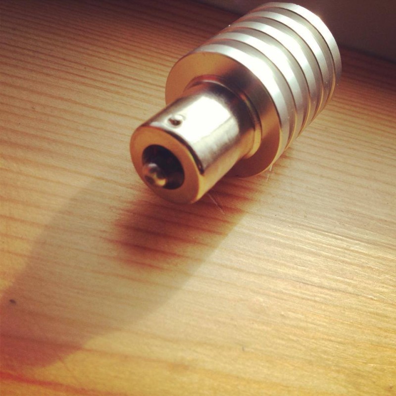 Double contact on bottom LED DRL LIGHT BULB SUPER BRIGHT XENON WHITE X 2 Double contact on bottom LED DRL LIGHT BULB SUPER BRIGHT XENON WHITE X 2